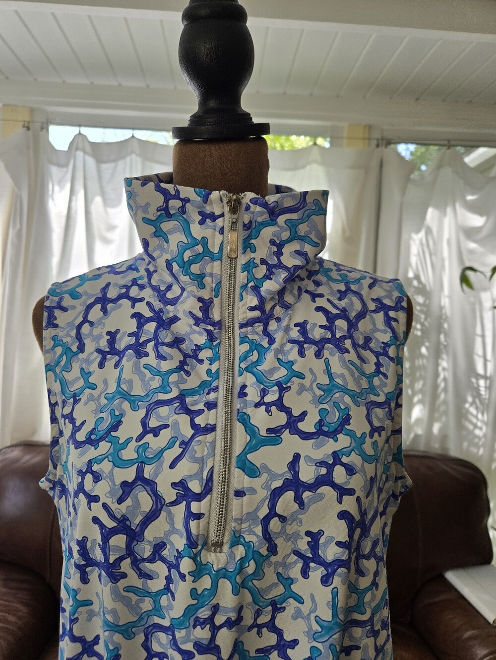Sleeveless Aqua Geometric Zip-Front Dress And Blue And White Coral Pattern - Picture 3 of 11